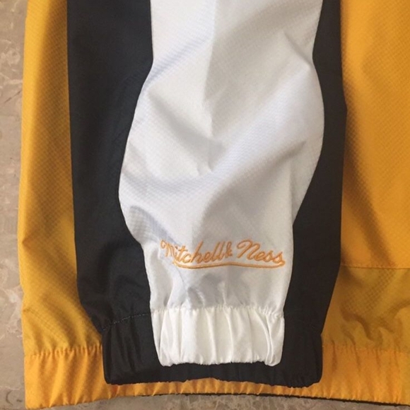 Pittsburgh steelers Mitchell and Ness Windbreaker. - Picture 6 of 9